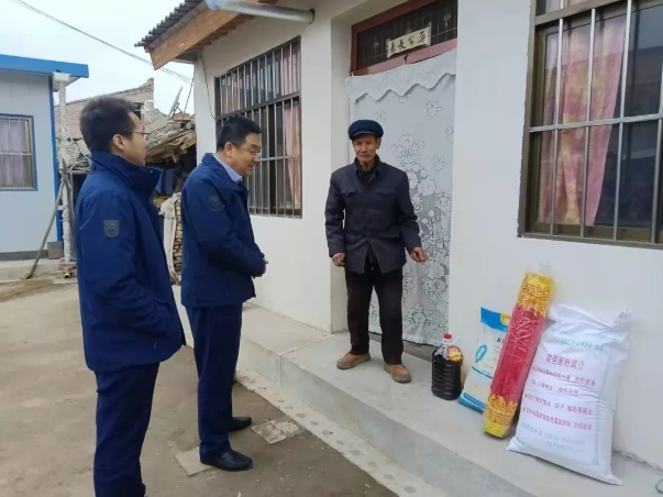 时博官方网站_时博(中国)一站式服务官网深入帮扶村开展春节慰问(图2) 时博官方网站_时博(中国)一站式服务官网深入帮扶村开展春节慰问(图2)