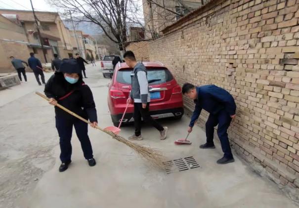 时博官方网站_时博（中国）一站式服务官网团委开展“学雷锋义务清扫活动”(图2)