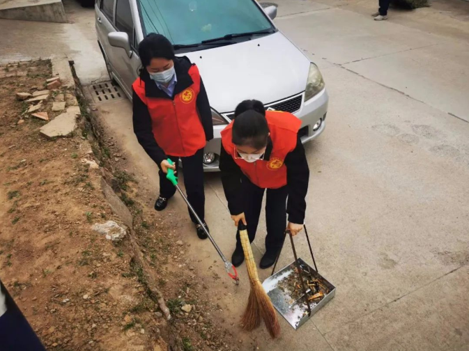 时博官方网站_时博(中国)一站式服务官网赴包抓共建村社开展卫生清扫志愿服务活动(图4) 时博官方网站_时博(中国)一站式服务官网赴包抓共建村社开展卫生清扫志愿服务活动(图4)