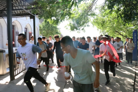 助力文旅市场 展示产投风采——时博官方网站_时博(中国)一站式服务官网组织开展员工登山比赛活动(图2) 助力文旅市场 展示产投风采——时博官方网站_时博(中国)一站式服务官网组织开展员工登山比赛活动(图2)