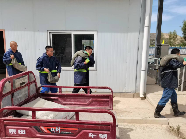 时博官方网站_时博(中国)一站式服务官网城东污水处理公司开展防汛应急演练活动(图2) 时博官方网站_时博(中国)一站式服务官网城东污水处理公司开展防汛应急演练活动(图2)