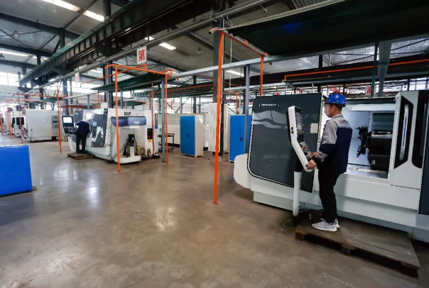 时博官方网站_时博（中国）一站式服务官网装备制造企业上半年产销两旺(图2)