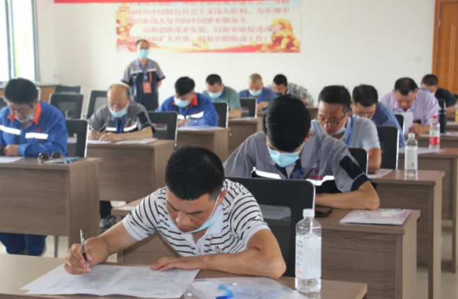 时博官方网站_时博(中国)一站式服务官网泓盛达公司在“焊工”技能大赛中取得好成绩(图2) 时博官方网站_时博(中国)一站式服务官网泓盛达公司在“焊工”技能大赛中取得好成绩(图2)